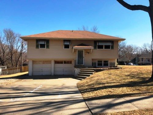 175 Lee Dr, Liberty, MO 64068