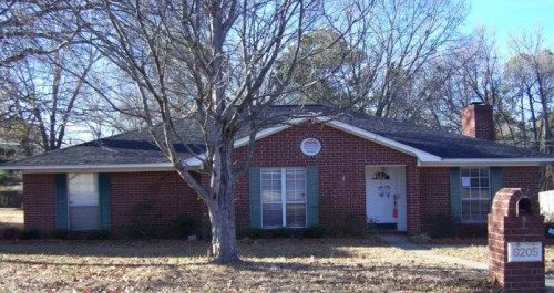 6205 Polly Dr, Texarkana, TX 75503