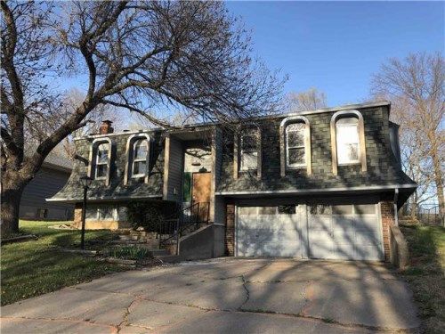 3216 SW Stone Ave, Topeka, KS 66614