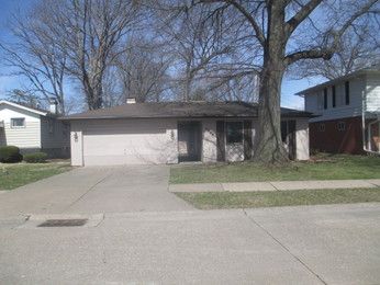 2639 44th Street Ct, Moline, IL 61265