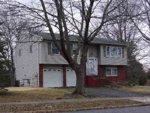 59 Powder Horn Dr, Phillipsburg, NJ 08865