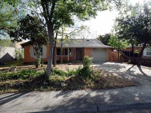 113 South Lee Avenue, Oakdale, CA 95361