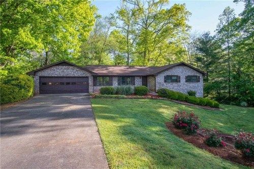 165 Sunset Ct, Roswell, GA 30075