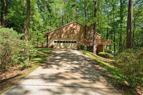 1913 Lake Lucerne Dr, Lilburn, GA 30047