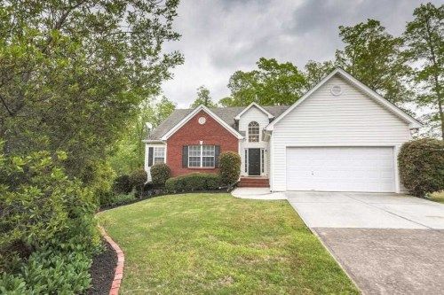 1240 Brisbane Dr, Dacula, GA 30019