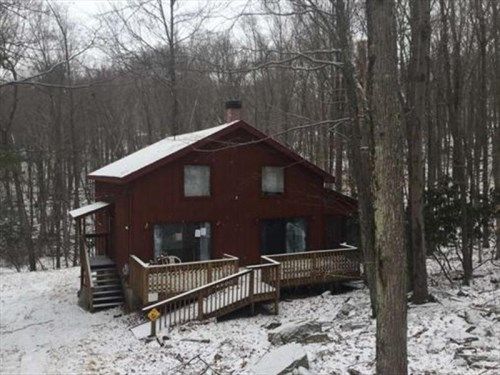 111 BUTTERNUT LANE, Greentown, PA 18426