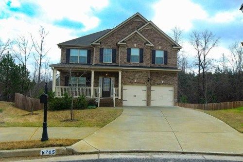 6705 Oak Hill Place, Fairburn, GA 30213