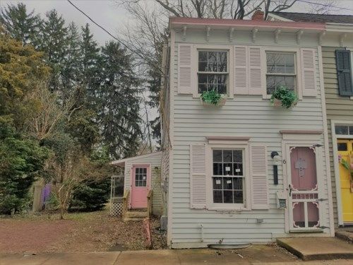 6 Thompson St, Bordentown, NJ 08505