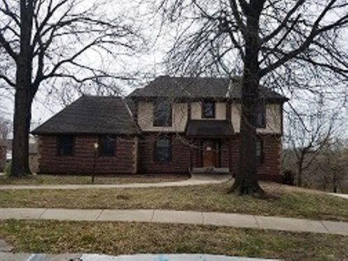 6325 Vernon Ct, Kansas City, MO 64133