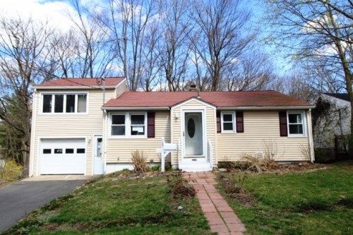 17 Shadee Ln, Waterbury, CT 06706