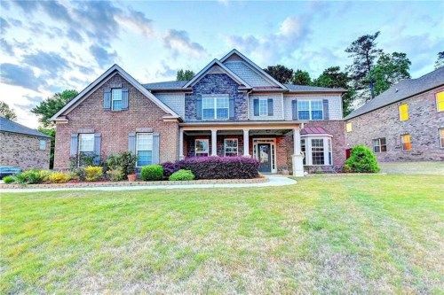 110 Village Green Ct SW, Lilburn, GA 30047