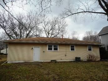 1003 Bacon St, Pekin, IL 61554