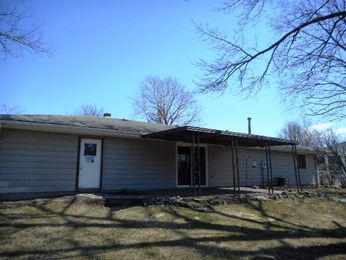 133 Patterson Dr, East Peoria, IL 61611