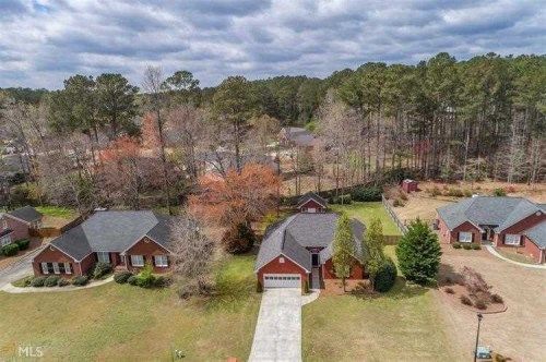 231 Ivy Creek Dr, Loganville, GA 30052