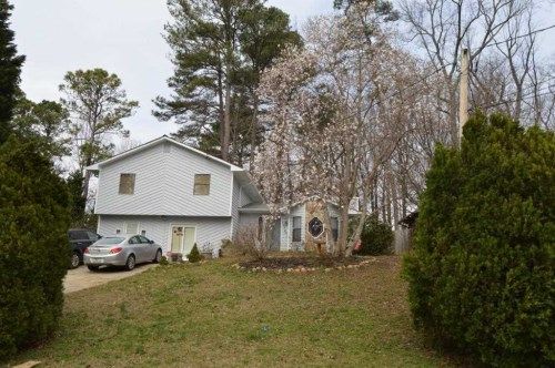 3246 Oakbrook Ln, Clarkston, GA 30021