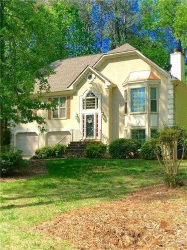 519 Picketts Lake Dr, Acworth, GA 30101