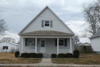 221 S State, Divernon, IL 62530