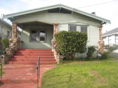 5345 Wentworth Ave, Oakland, CA 94601