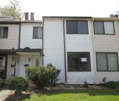 16 Coachlight Ct, New Castle, DE 19720