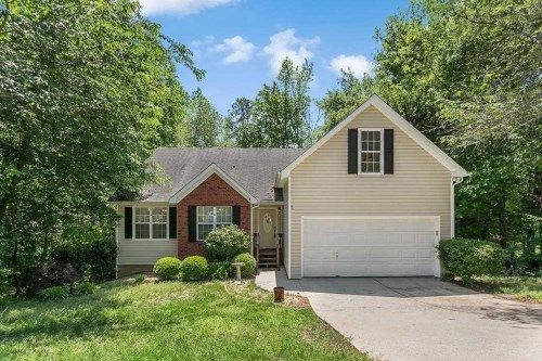 7083 Valley Forge Dr, Flowery Branch, GA 30542