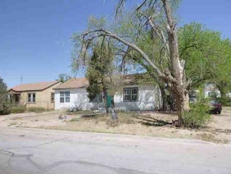 833 E Canadian St, Portales, NM 88130