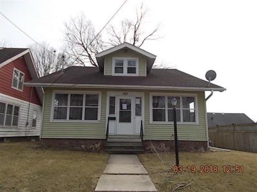 107 S 4TH AVENUE E, Newton, IA 50208