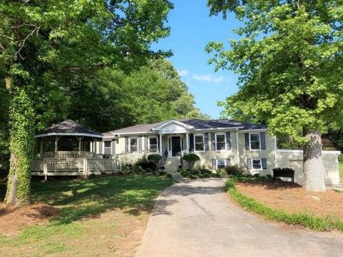 1663 Seayes Rd, Mableton, GA 30126