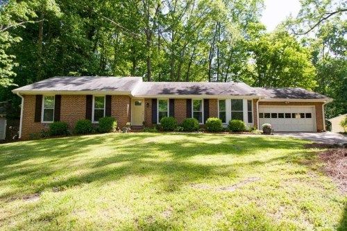 472 Glendale Ct SW, Stone Mountain, GA 30087