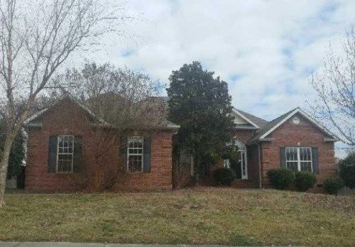 1630 Linden Hall Dr, Alcoa, TN 37701