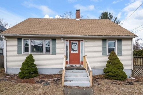 44 Royal St, Agawam, MA 01001