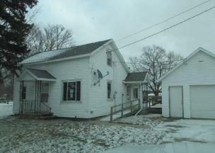207 S Chippewa St, Shepherd, MI 48883
