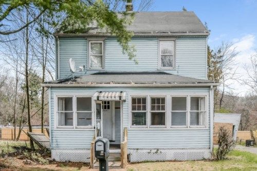 17 Manila Ave, Hamden, CT 06514