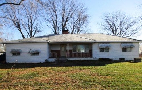 3538 Old 51 Rd, Sandoval, IL 62882