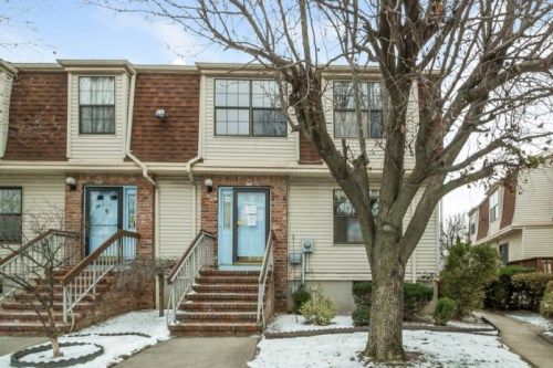 804 Hidden Village Dr Unit 804, Perth Amboy, NJ 08861