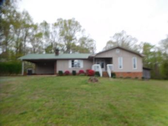 165 Parrish Dr, Lexington, NC 27292