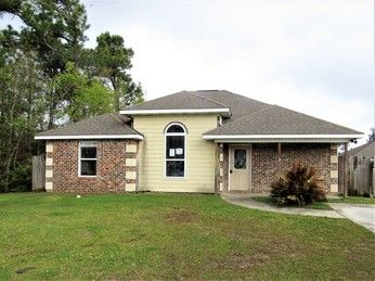 226 Dogwood Street, Waveland, MS 39576