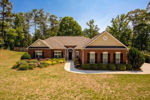 15 Stewart Glen Dr, Covington, GA 30014