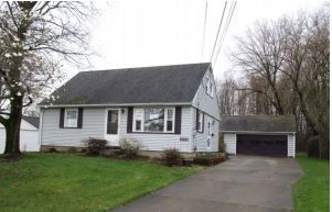 2690 Mary Jane Dr, Girard, OH 44420