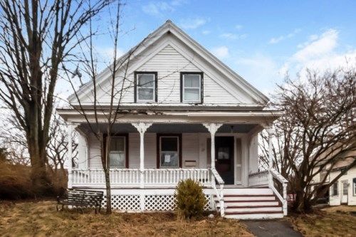 25 Grove St, Farmington, NH 03835