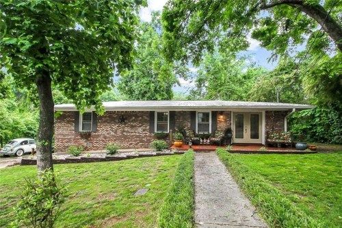 1 Alpine Dr, Newnan, GA 30263