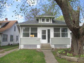 445 48th St, Moline, IL 61265