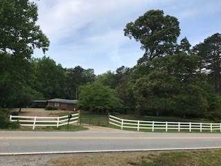 1071 Dorris Rd, Douglasville, GA 30134