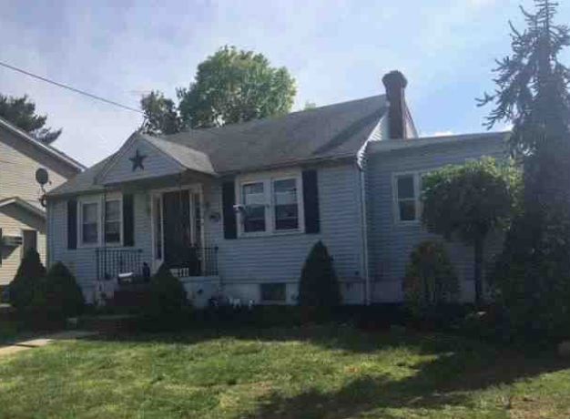 204 Chestnut St, Riverside, NJ 08075