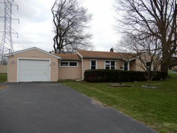 3996 N Macarthur Rd, Decatur, IL 62526