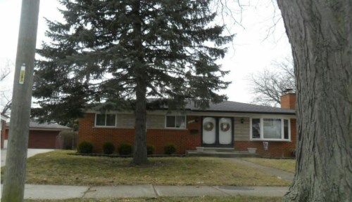 32745 Ridgefield Ave, Warren, MI 48088