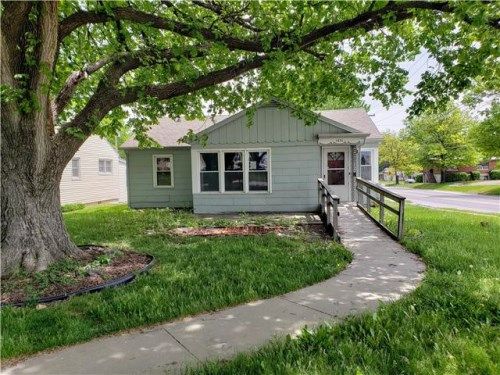 1451 S Hickory St, Ottawa, KS 66067