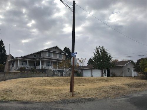 107 Hillcrest Ave, Electric City, WA 99123
