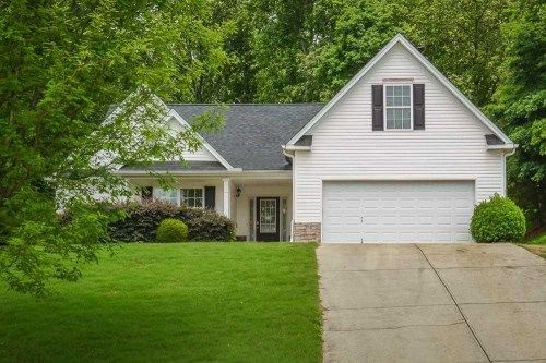 6724 Carriage Walk Ln, Flowery Branch, GA 30542