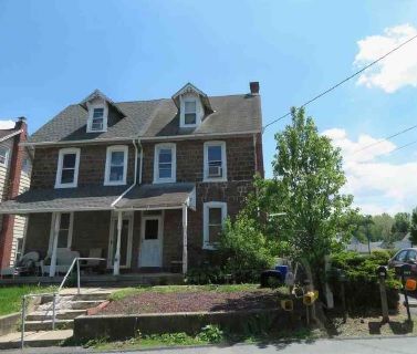 678 Mountain View Rd, Reading, PA 19607