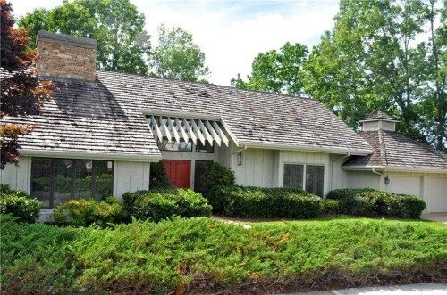 2425 Island Dr, Gainesville, GA 30501